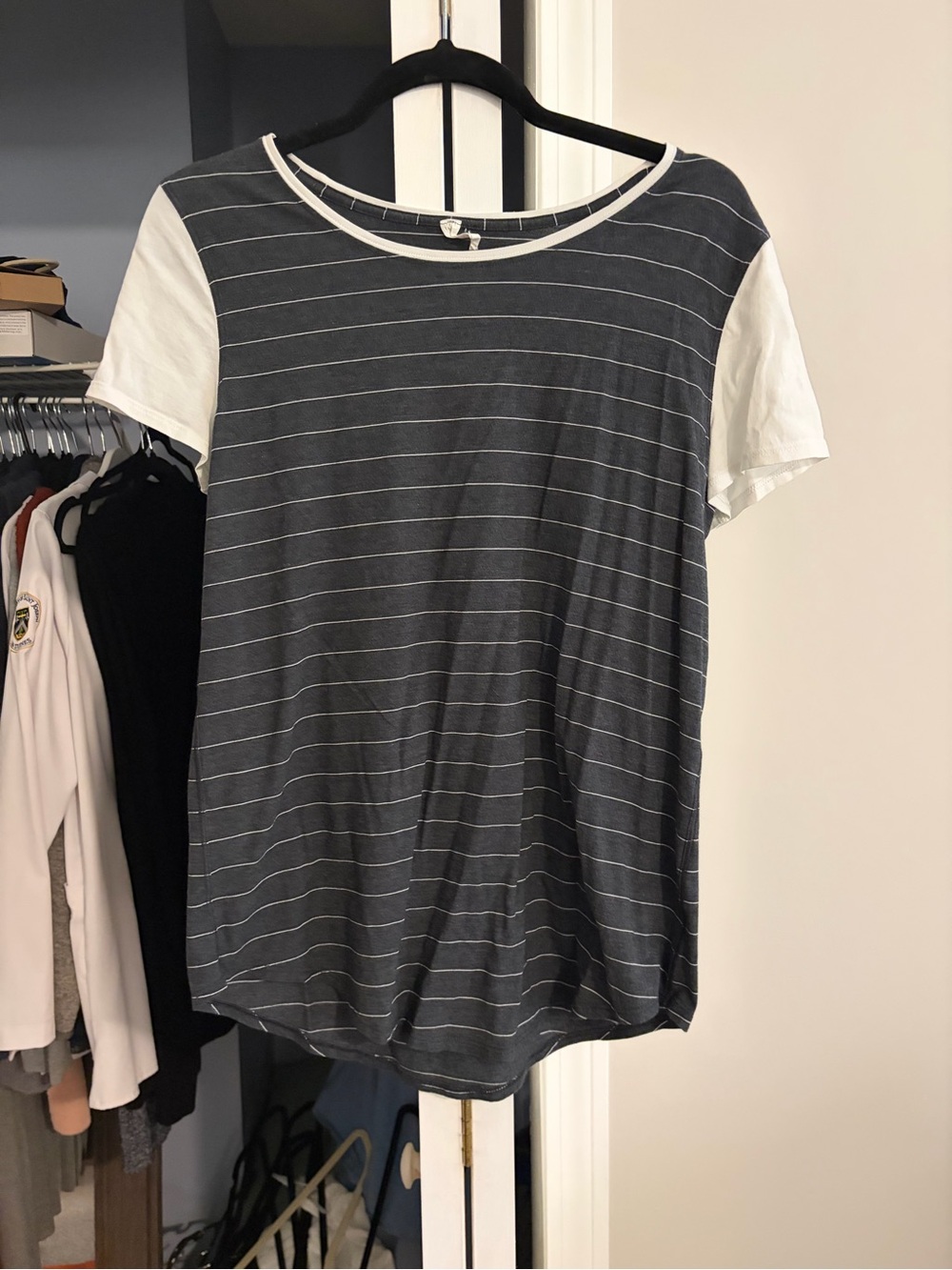 lululemon athletica Charcoal Gray & White Striped V-Neck Tee